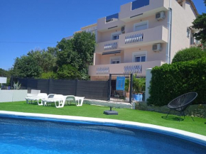 Villa Marin apartments, Pag